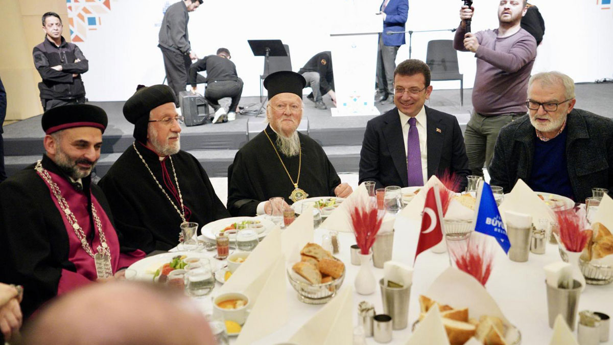 İmamoğlu, İstanbul'daki inanç grupları temsilcileriyle iftarda bir araya geldi