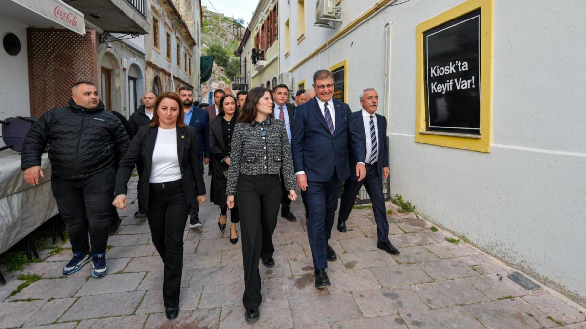 Ramazan ayının bereket sofrası bu kez Çeşme'de kuruldu