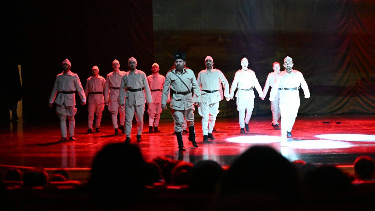 Muhteşem gösteri büyüledi