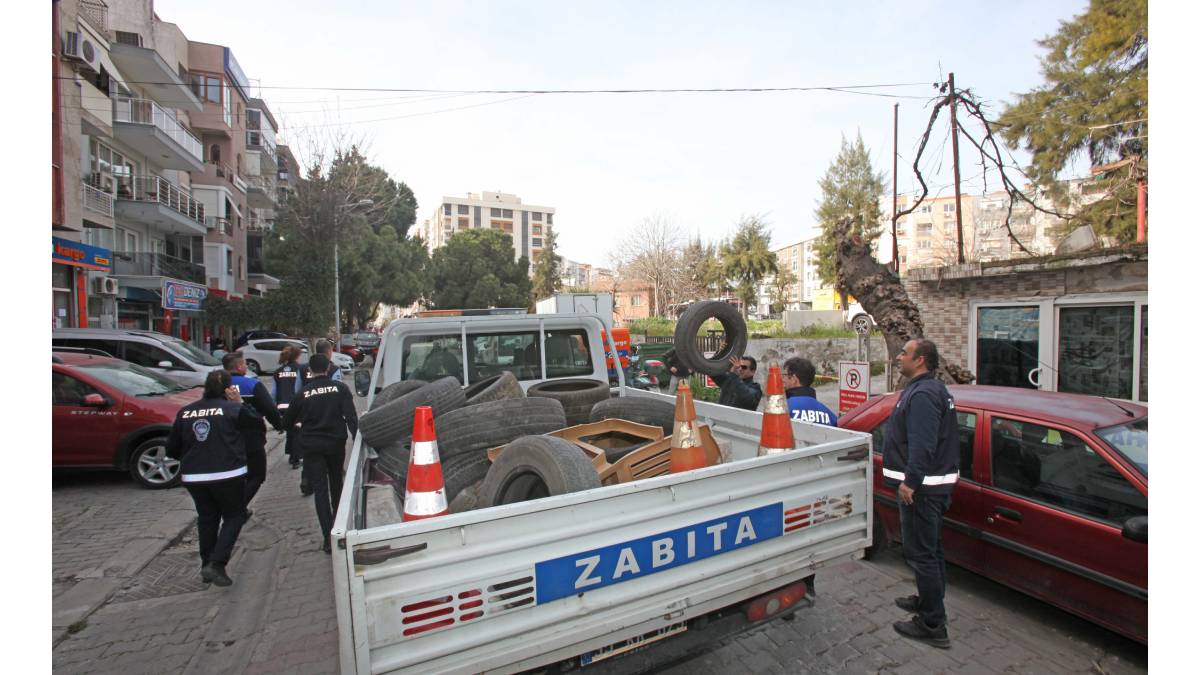 Karabağlar Belediyesi kaldırım işgallerini bitirmeye kararlı