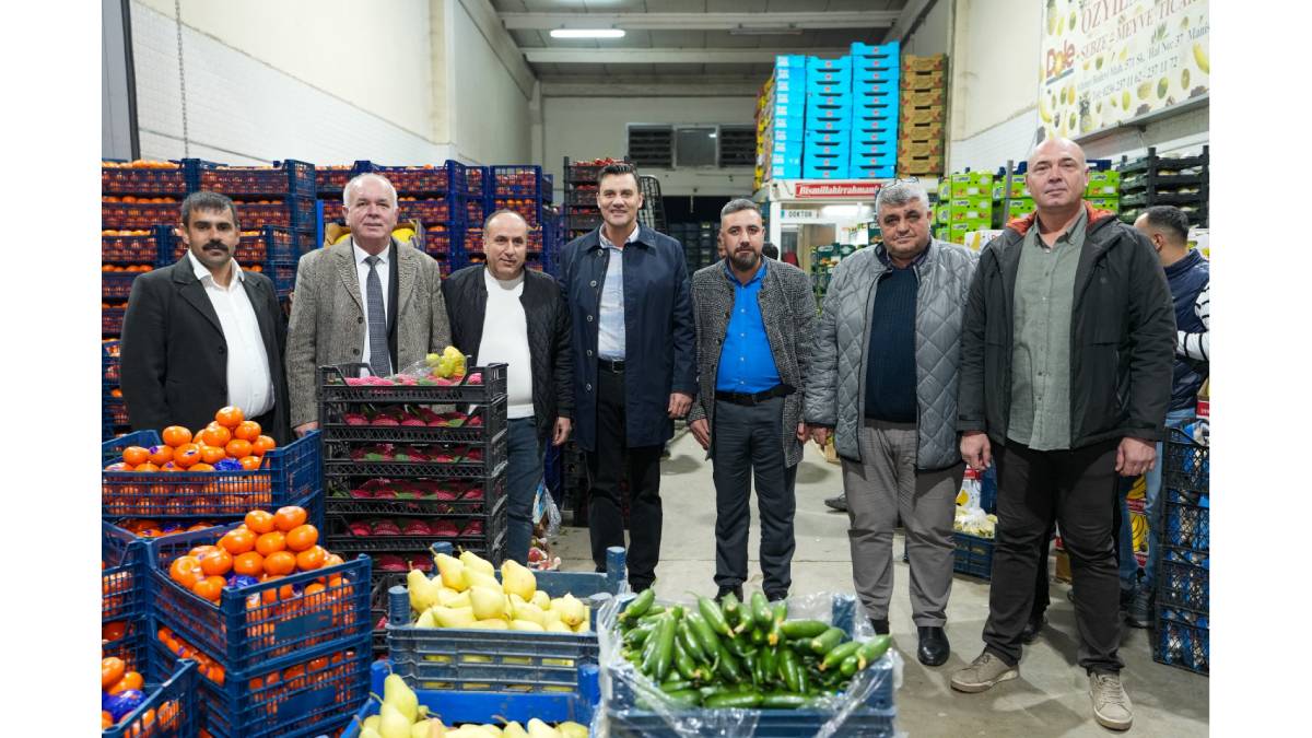 Başkan Zeyrek sahurda hal esnafıyla buluştu