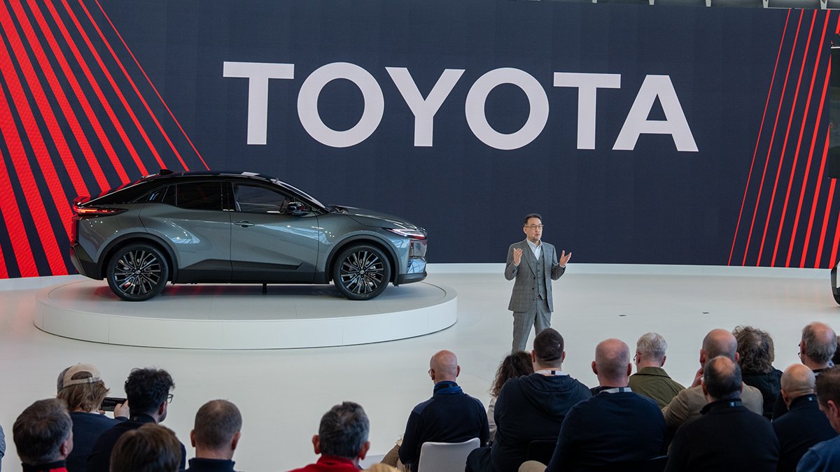 Toyota minik otomobillere inanmıyor