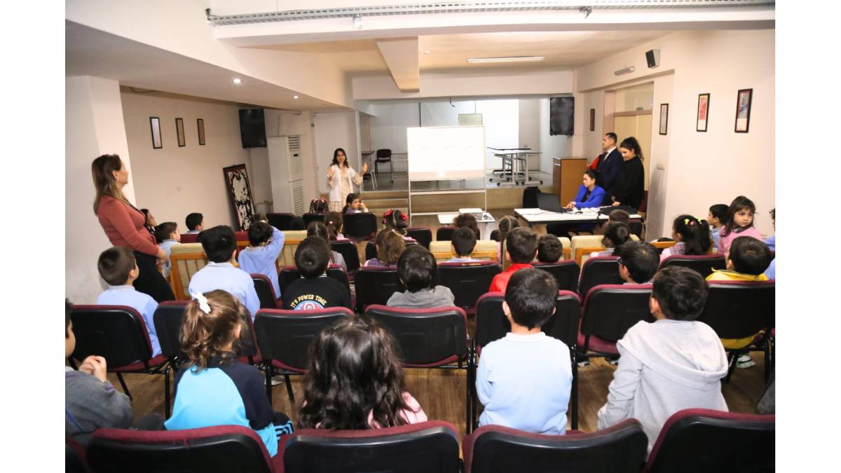 Bayraklı Belediyesinden çocuklara hijyen eğitimi