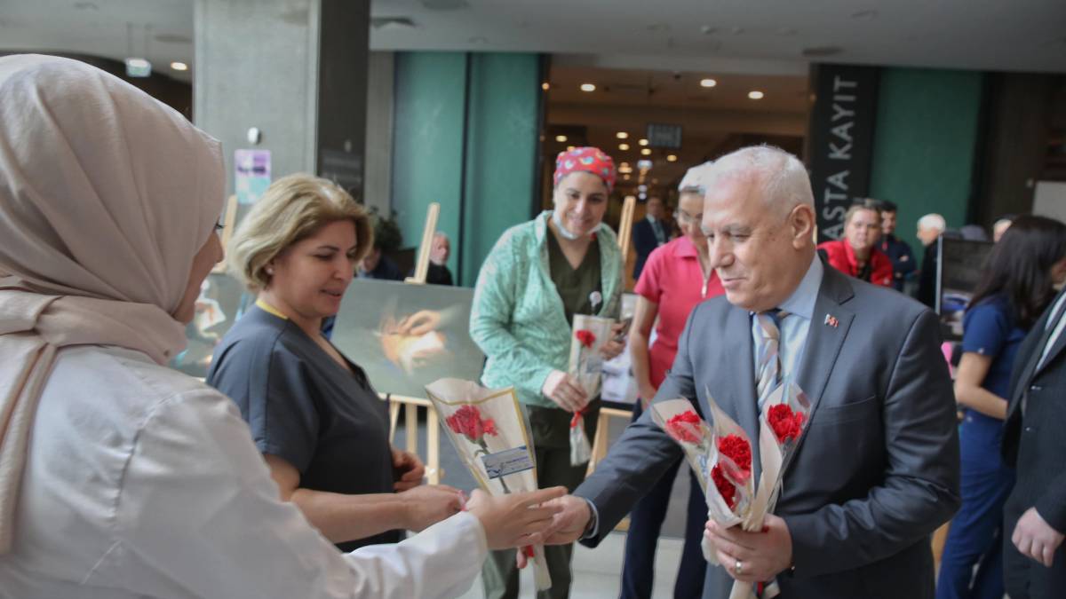 Başkan Bozbey’den 14 Mart Tıp Bayramı ziyareti