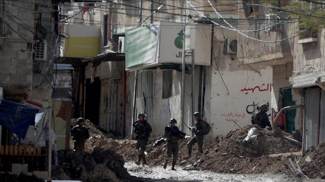 İsrail, Tulkerim kentindeki saldırılarını 47. gününde sürdürüyor