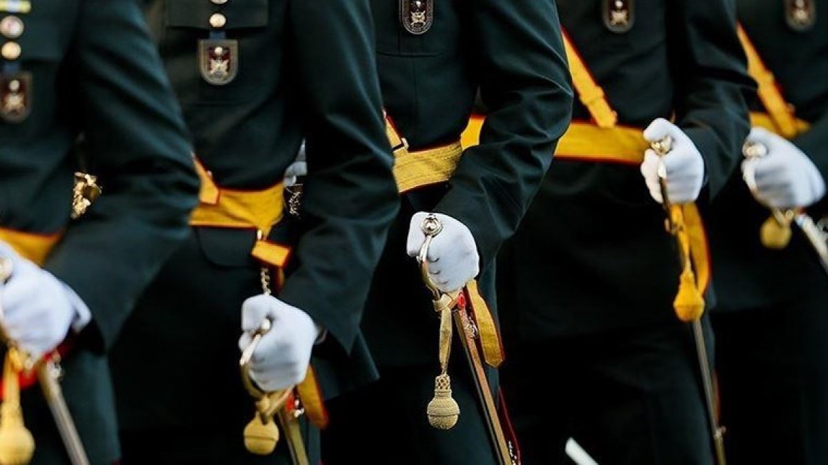 Askeri öğrencilerin yatay geçiş yapmaları yasaklandı