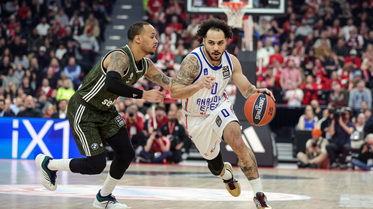 Anadolu Efes, Münih deplasmanında kazandı: Mücadeleye Shane Larkin damgası