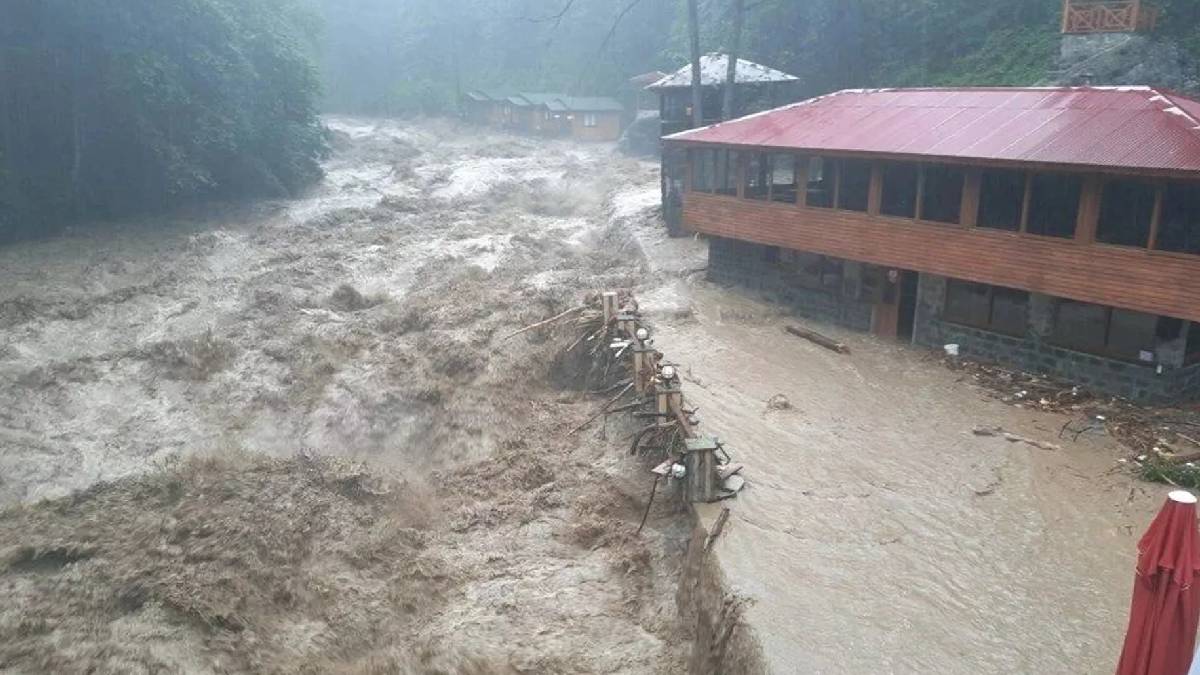 Uzmanlardan ani hava değişimi uyarısı: Karadeniz'de doğa kaynaklı afetleri tetikleyebilir
