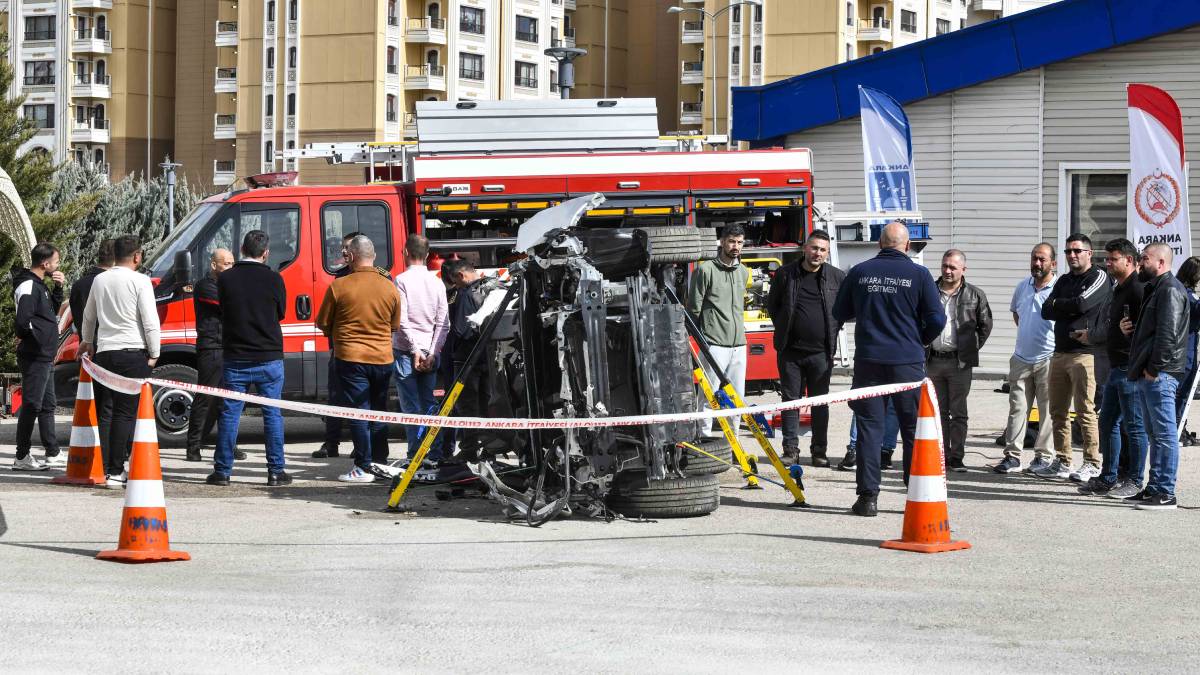 Ankara itfaiyesinden itfaiyecilere kapsamlı eğitim
