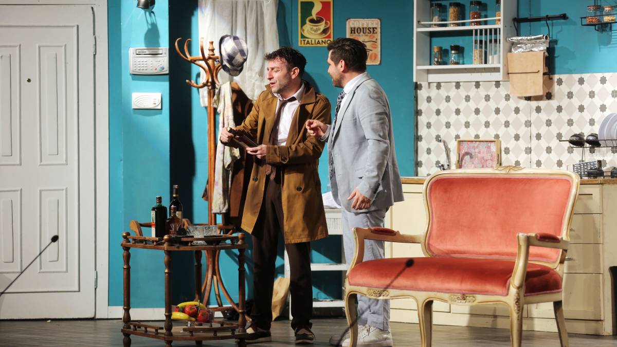 Başkan Yaşar’dan Yenimahalleli doktorlara tiyatro jesti