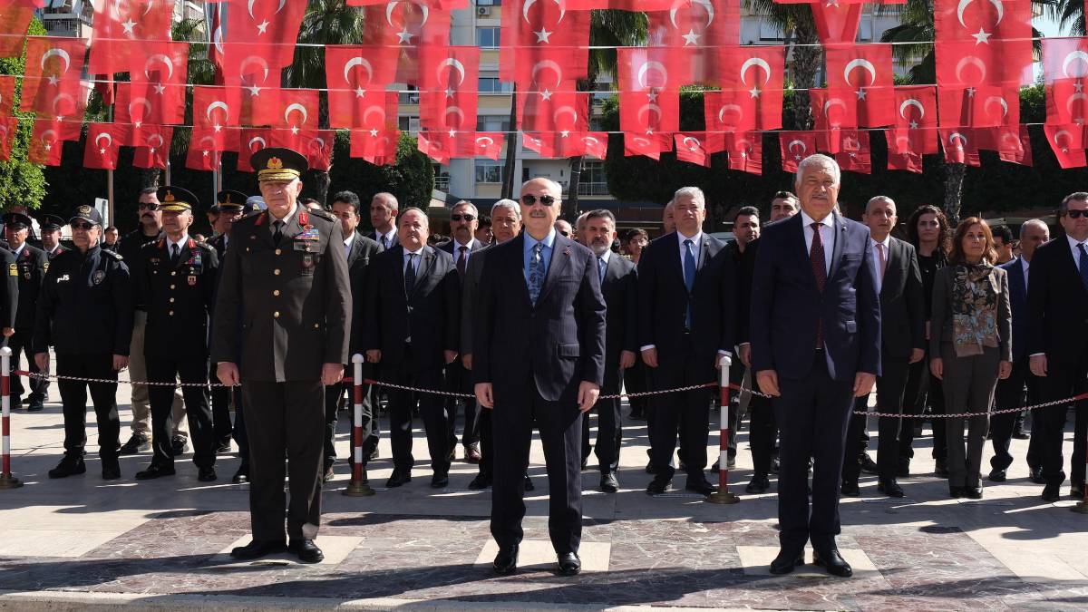 Mustafa Kemal Atatürk’ün Adana’ya gelişinin yıldönümü törenlerle kutlandı