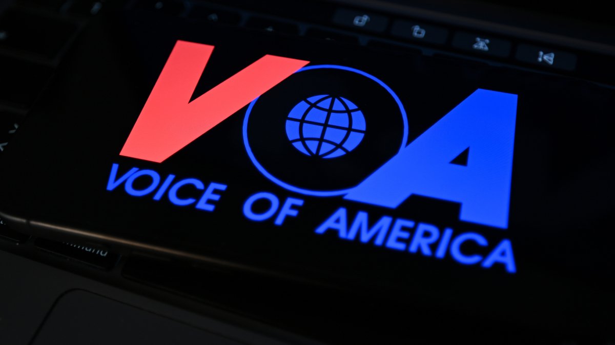 Trump, Voice of America'yı kapattı: Hamas üyelerine terörist demiyor