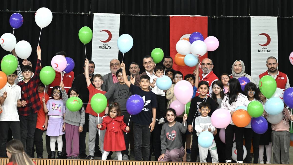 Esenyurt Belediyesi ve Türk Kızılayı’ndan yetimlere özel iftar