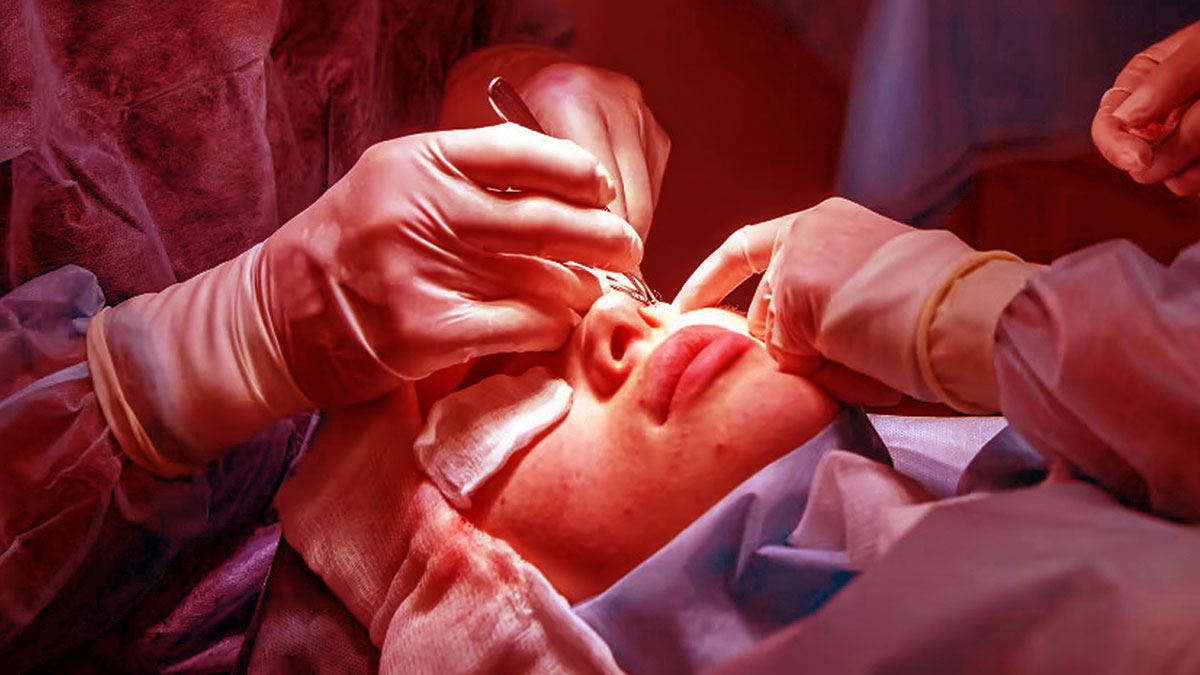 Güzellik merkezinde HIV şüphesi: 'Gidenler test yaptırsın' çağrısı! Veterinerlerin kullandığı ekipmanı kullanmışlar