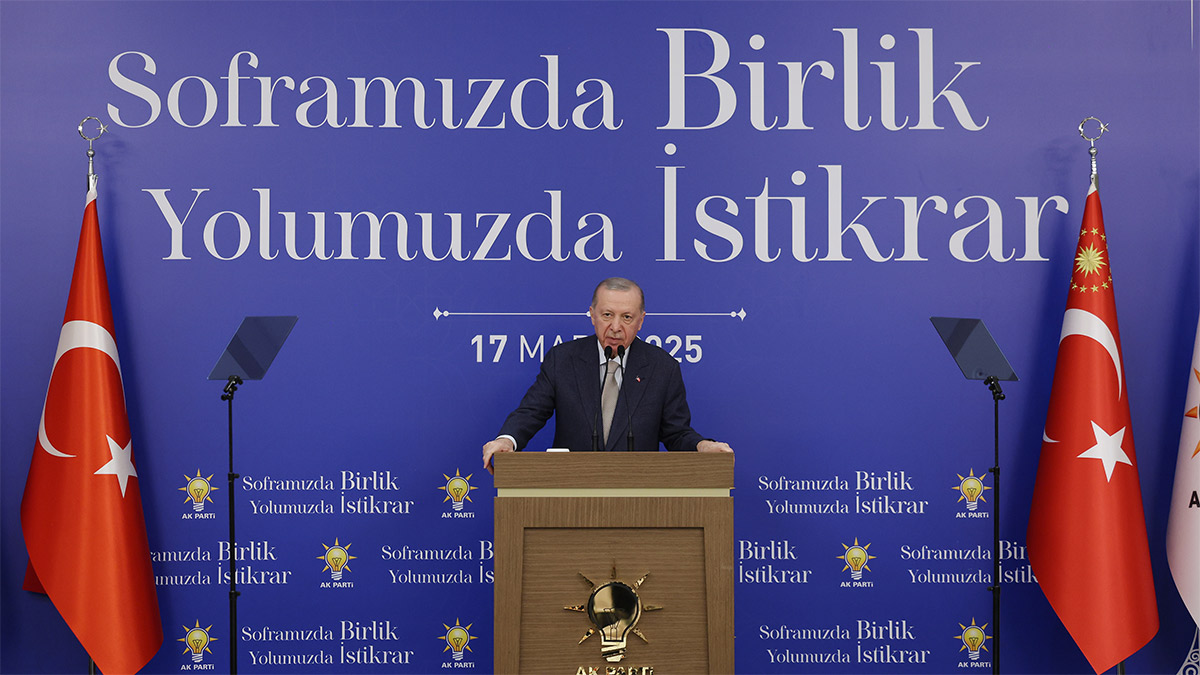 Erdoğan'dan muhalefete erken seçim tepkisi: 3 yıl sonraki seçime odaklanıp illüzyon peşinde koşuyorlar