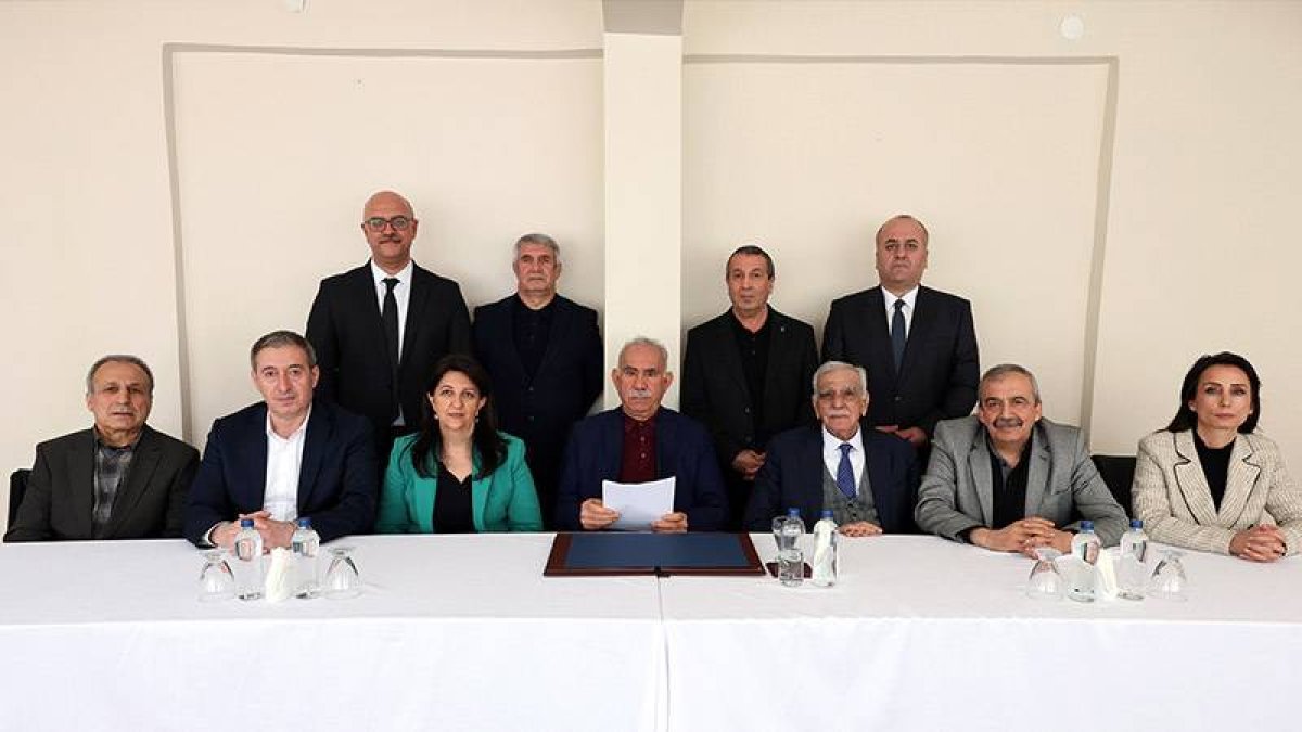 DEM Parti'nin ziyaretleri sonrası Kandil'den açıklama: Öcalan olmadan kongre ve fesih mümkün değil