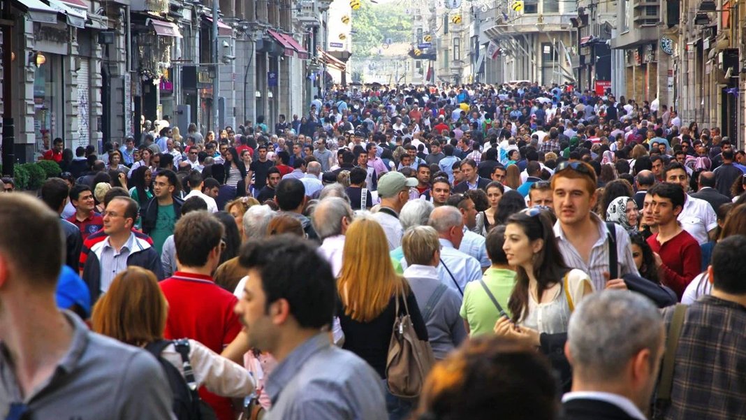İstanbul Barometresi'nden çarpıcı sonuçlar: Halkın gündeminde ekonomik kriz ve siyasi gelişmeler var