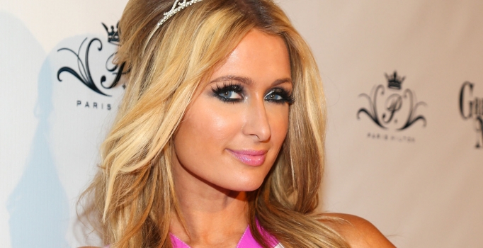 Paris Hilton uçak şakasını affetmedi!
