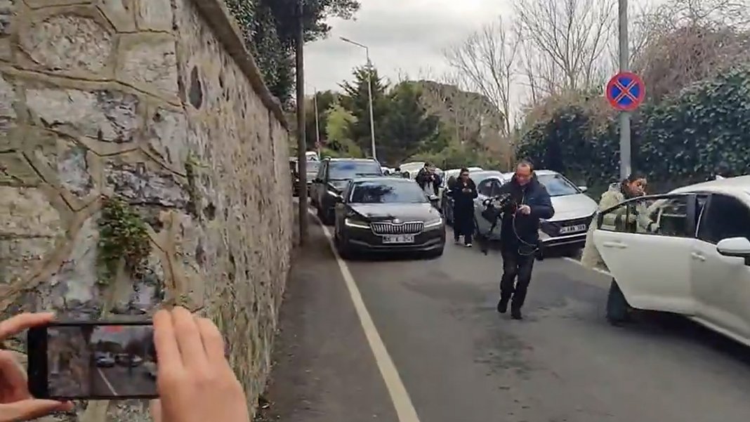 Özgür Özel, İmamoğlu’nun evine geldi