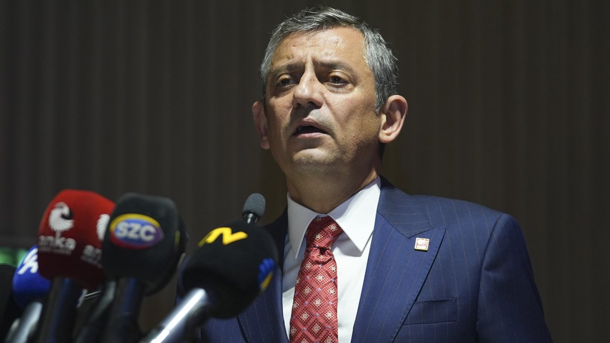 Özel'den vatandaşlara çağrı: Saat 14.00’te il ve ilçe başkanlıklarımıza gelin