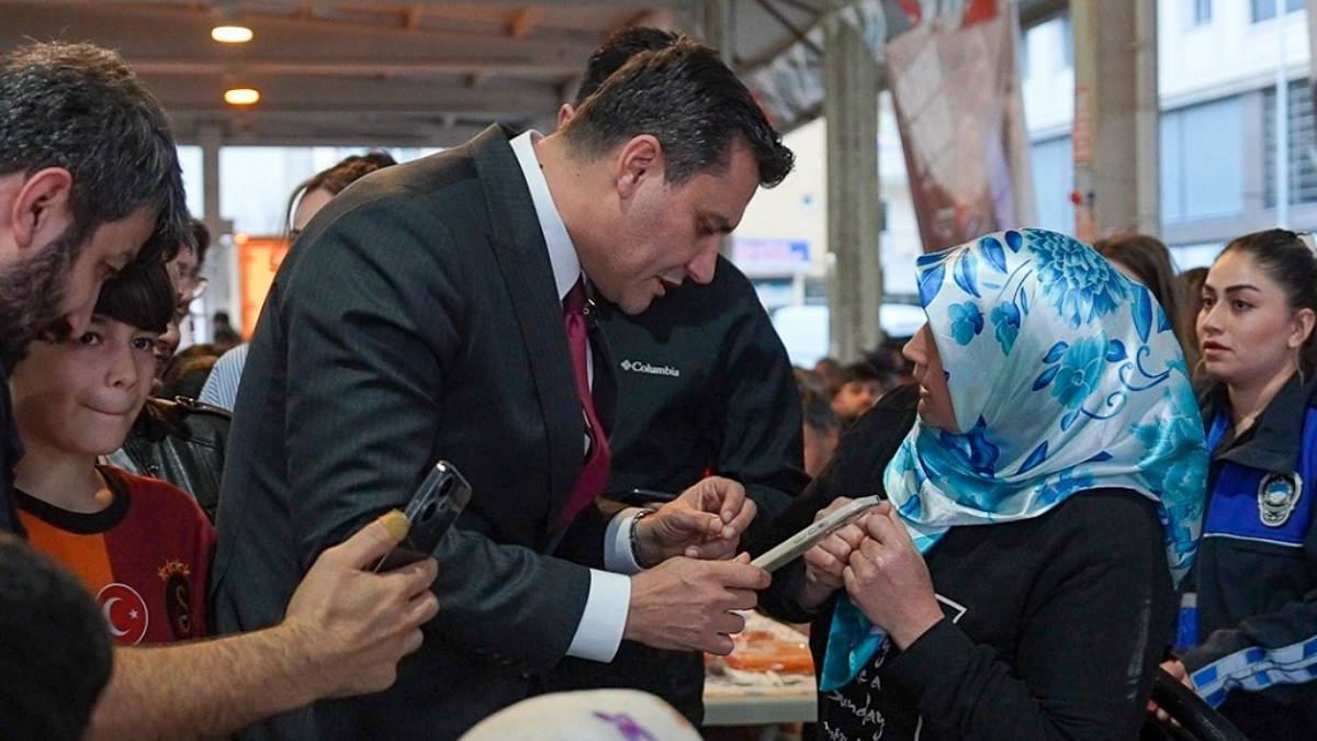 Çölyak hastasına anında çözüm: Başkan Zeyrek'ten istedi, ertesi gün koli kapısına ulaştı!