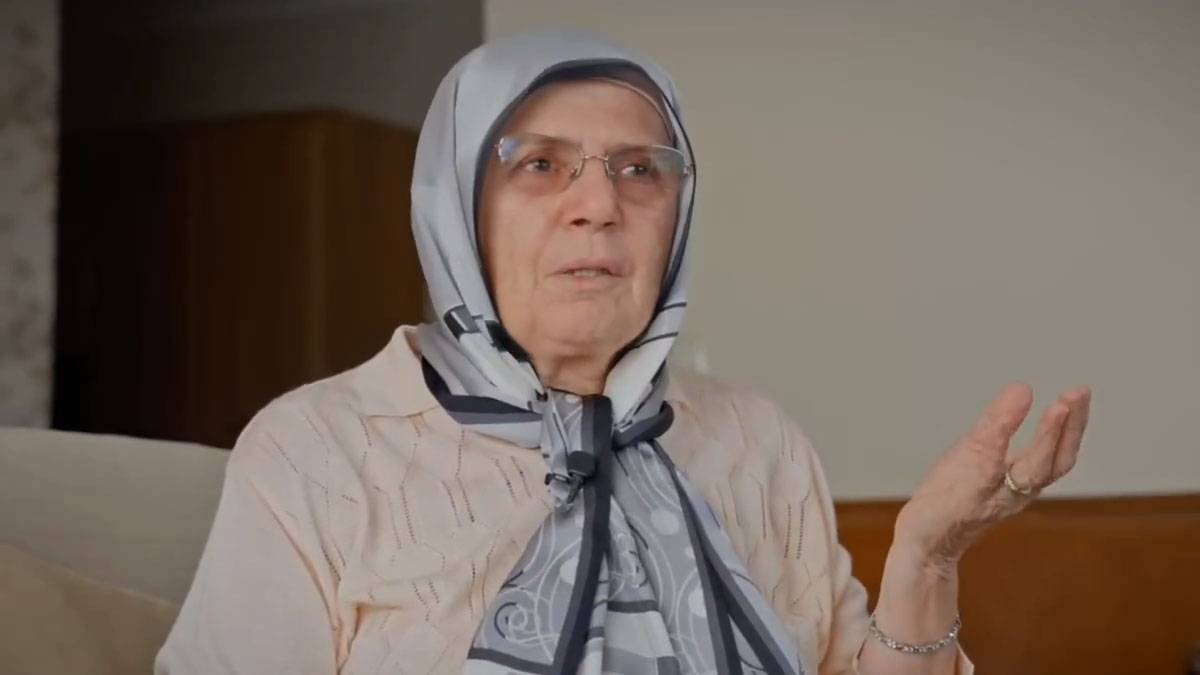 İmamoğlu'ndan annesine: Üzülme anne bugünler geçecek