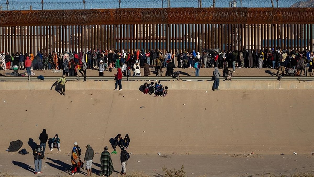 ABD basını ‘Pentagon hazırlanıyor’ diyor: Meksika sınırında göçmenlere karşı tampon askeri bölge oluşturulacak