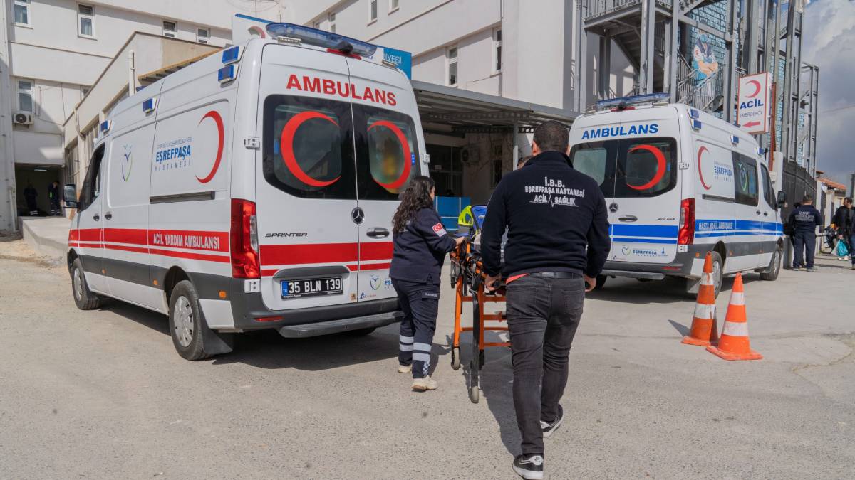 İlk müdahaleyi yapan ekiplerden hayati uyarı: Ambulansa yol ver!