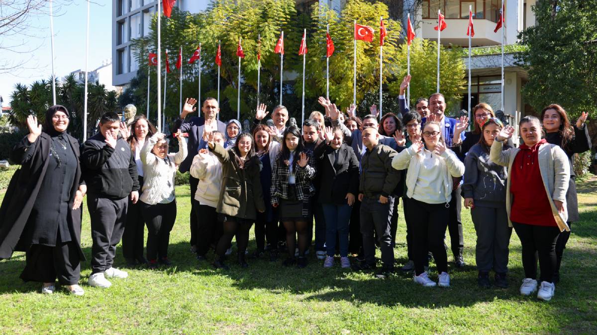 Başkan Kara, Meliha Ercan Engelsiz Yaşam Merkezi öğrencilerini ağırladı