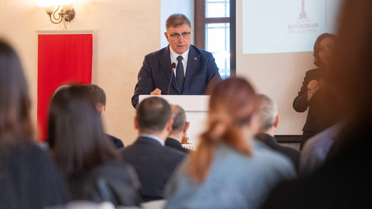 Başkan Tugay’dan “Demokrasiye sahip çıkalım” mesajı