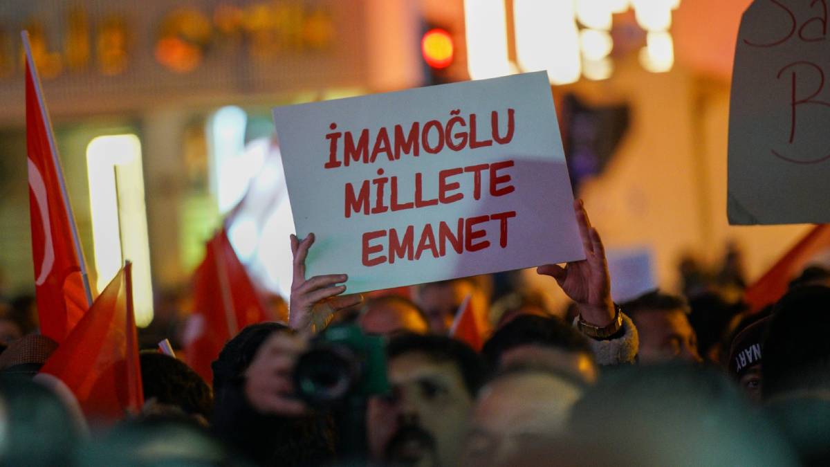 Manisa, demokrasi ve adalet için mitingte buluştu