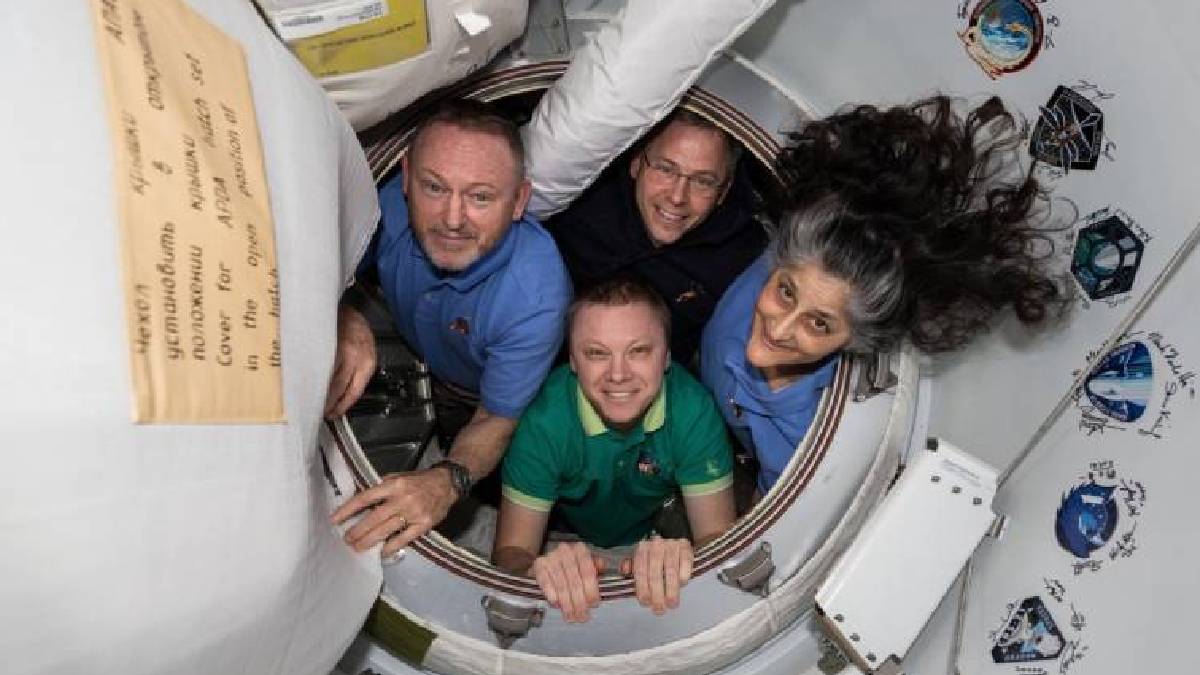 Trump'tan, uzayda mahsur kalan astronotların mesai ödemesi yanıtı: Kendi cebimden öderim