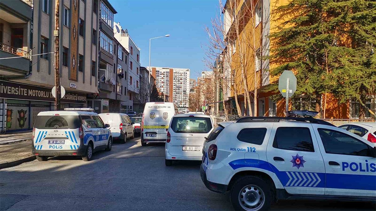 Kayseri'de kan donduran olay! Annesini bıçaklayarak katletti