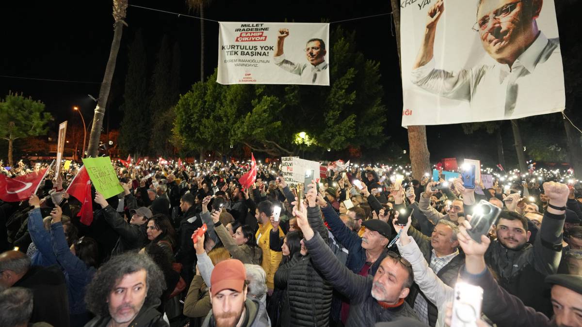 Ekrem İmamoğlu’na destek mitinginde 10 bini aşkın Adanalı bir araya geldi