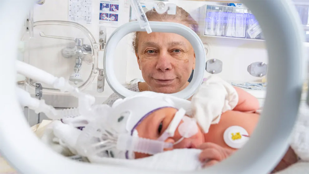 Almanya'da 66 yaşındaki kadın 10. çocuğunu dünyaya getirdi