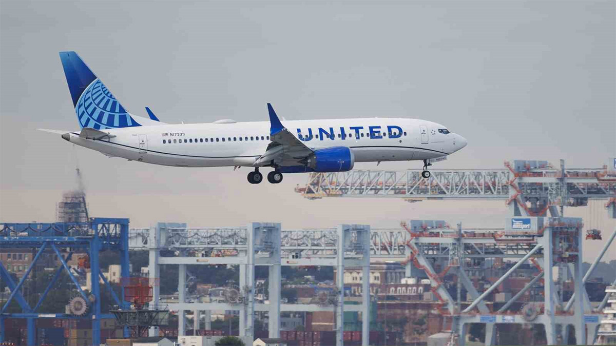 Pasaportunu unutan pilot uçağı geri çevirdi