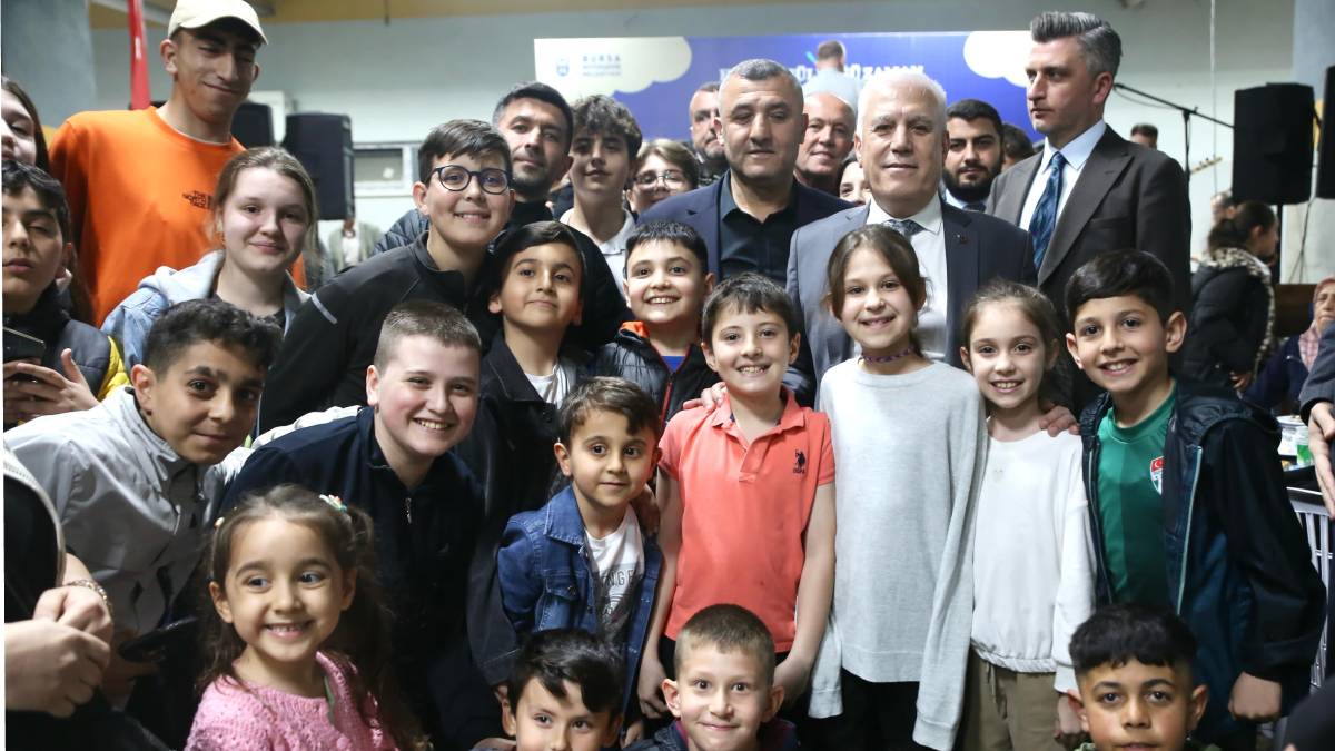 Başkan Bozbey’den gençlere halı saha müjdesi