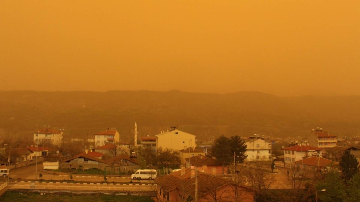 Meteoroloji'den uyarı: Çöl tozları ve sağanak geliyor