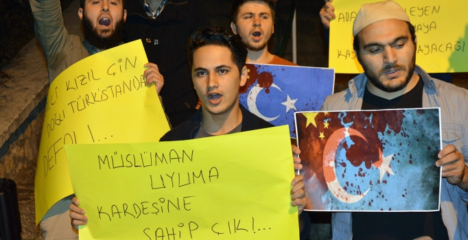 D.Türkistan'daki Çin zulmüne Türkiye çapında protesto