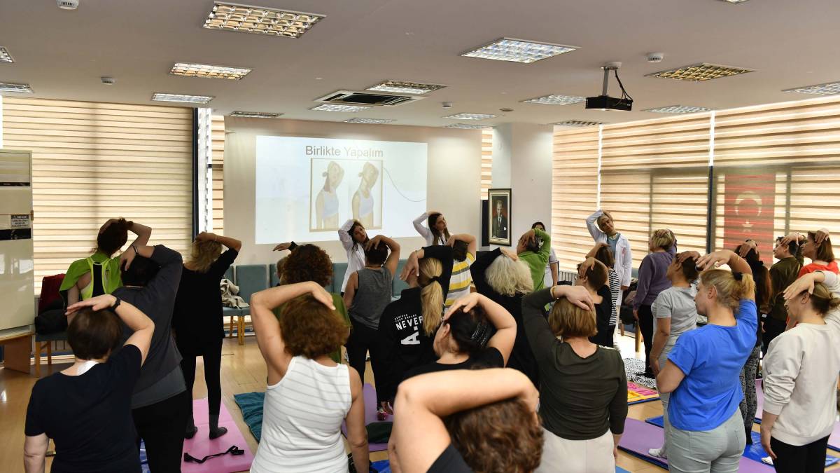 Fizyoterapistler eşliğinde eğitim: Başkentli kadınlar kas-iskelet sağlığını bu egzersizlerle koruyor