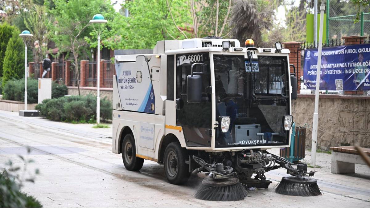 Efeler'de bayram temizliği