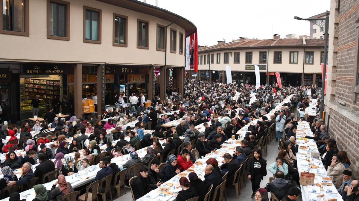 20 binden fazla Balıkesirli aynı sofrada buluştu