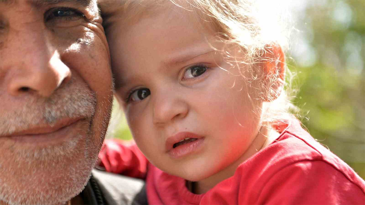 Bunun adı vicdansızlık! 3 yaşındaki Kübra'nın biyonik kulağını çaldılar