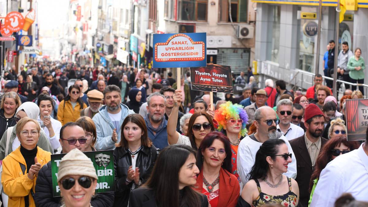 Köse: “Tiyatro sanatını her zaman destekliyoruz”