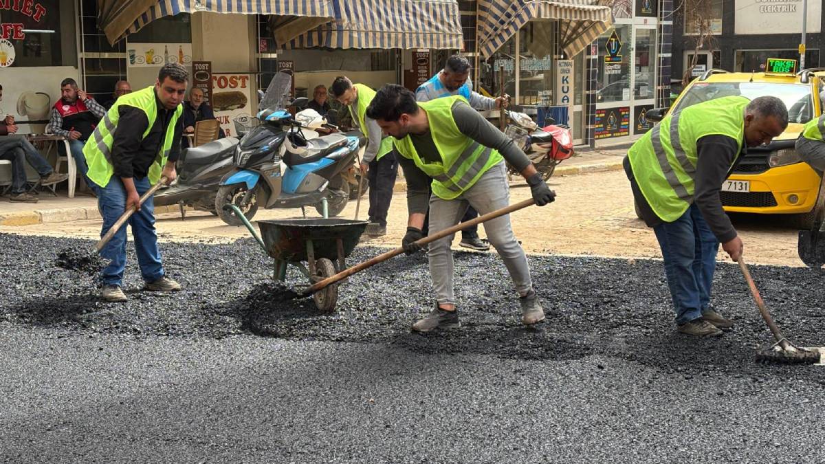 Başkan Akın talimatı verdi; Erdek’te bozuk yol kalmayacak