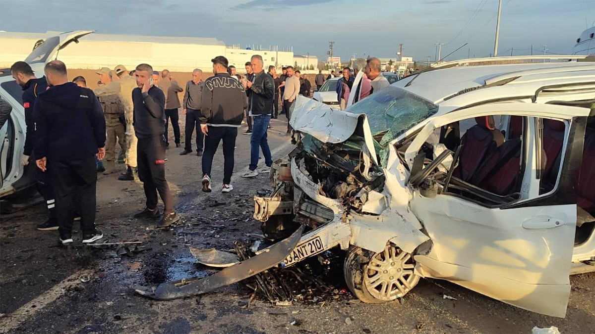 Diyarbakır'da taziye dönüşü korkunç kaza! Ölü ve yaralılar var