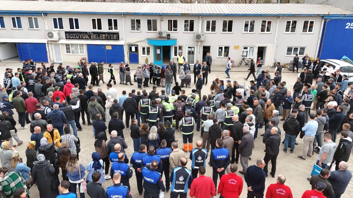 Başkan Bakkalcıoğlu belediye personeli ile bayramlaştı