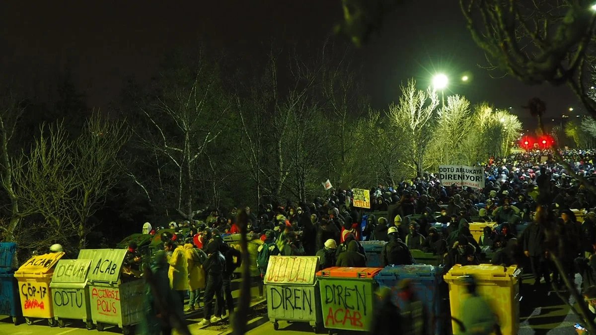 Ankara'da gözaltılar, ev baskınları: 3 kişi tutuklu 14 kişiye ev hapsi 39 kişi gözaltında
