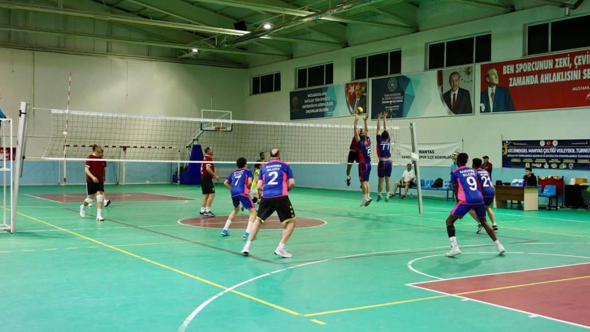 Bandırma Belediyesi Erkek Voleybol Takımı, Manyas Çeltik Voleybol Turnuvası’nı 3. olarak tamamladı