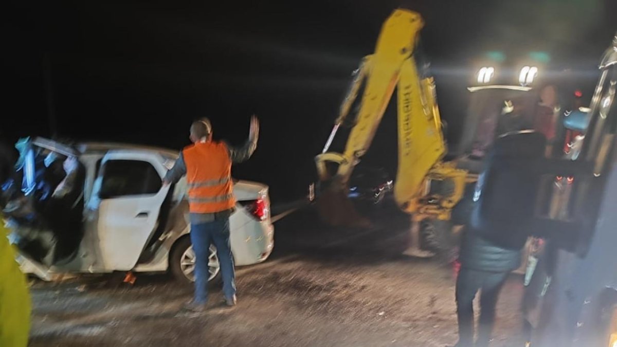 Afyonkarahisar’da feci kaza: Baba ve kızı hayatını kaybetti, 4 yaralı